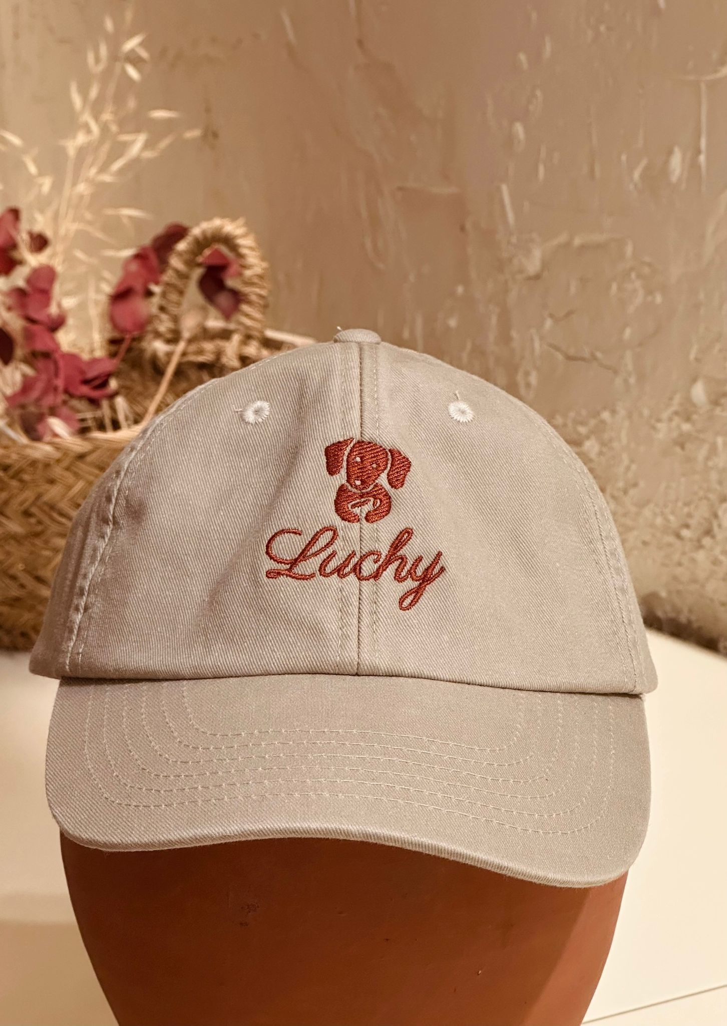 Gorra Luchy bordada